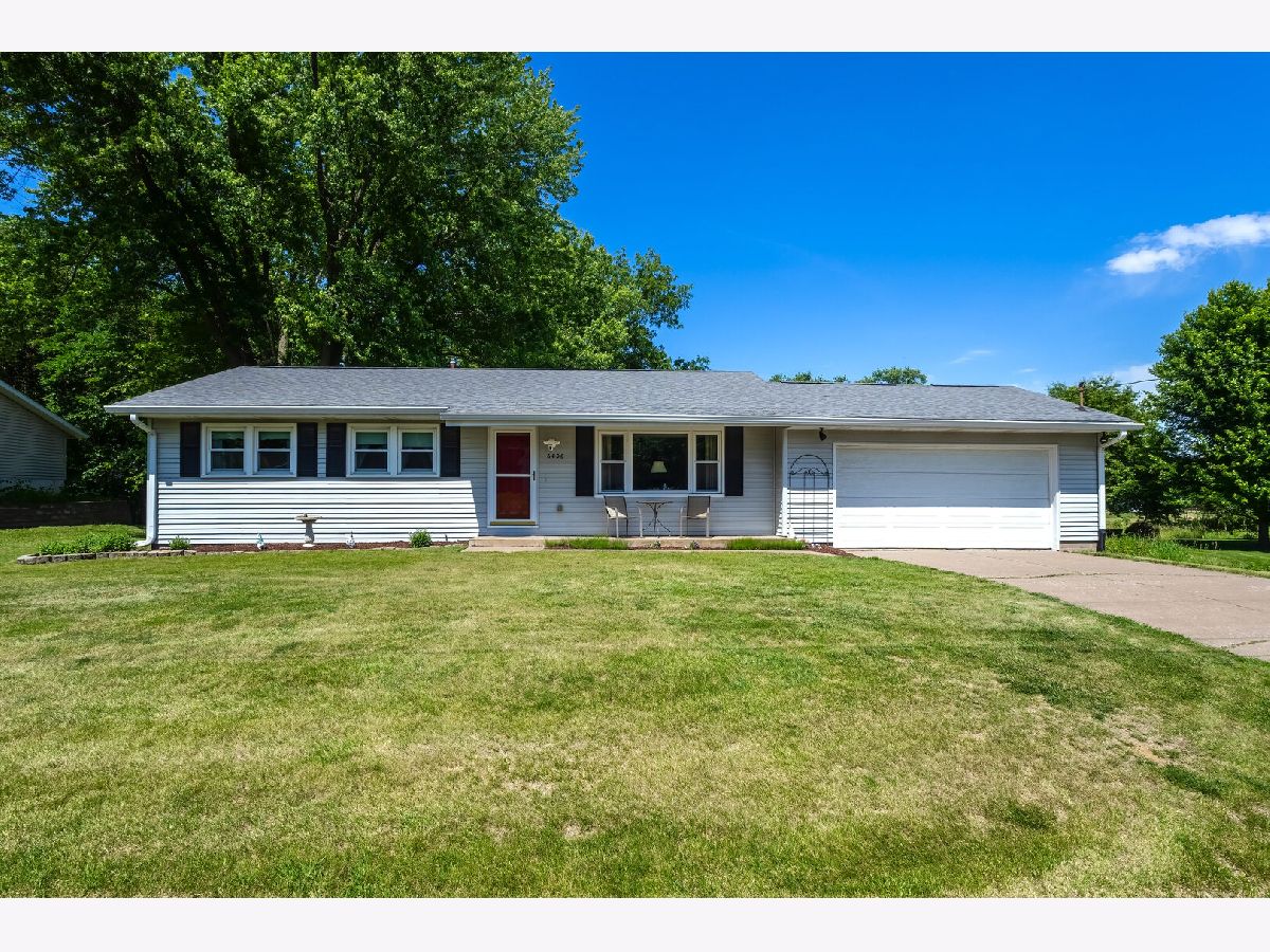  For Sale Bettendorf Iowa, 6406 Dodds Drive