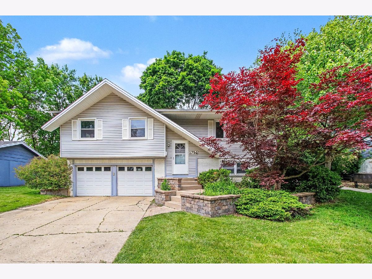 Homes & Condos & Townhomes For Sale Weathersfield Schaumburg Illinois, 1714 Kingston Lane