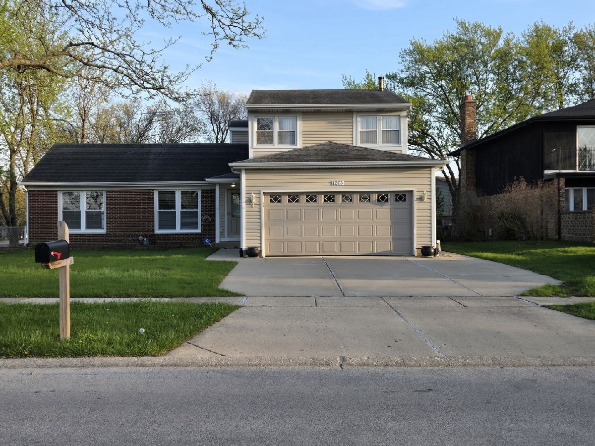  For Sale Elk Grove Village Illinois, 1203 Timber Drive