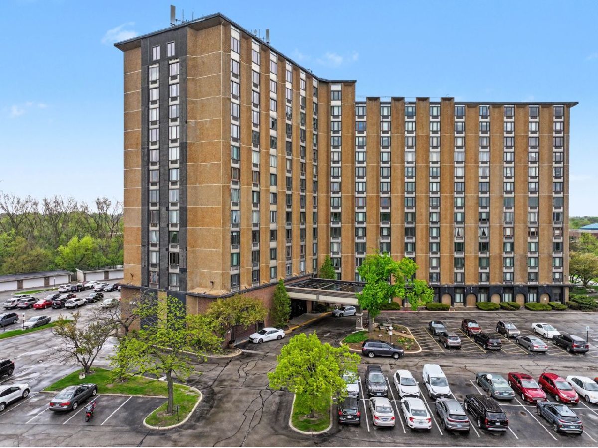  For Sale Palatine Illinois, 1 Renaissance Place