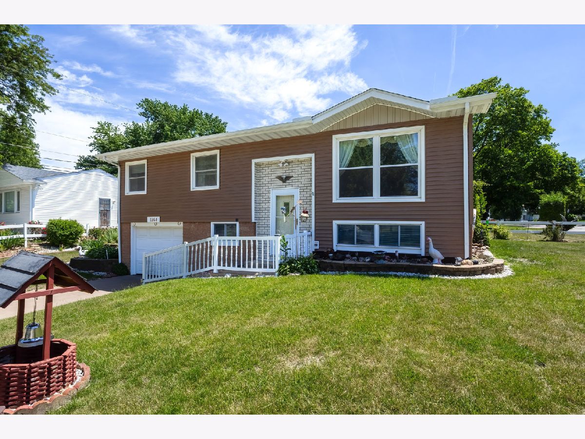  For Sale Bettendorf Iowa, 1964 Oak Street