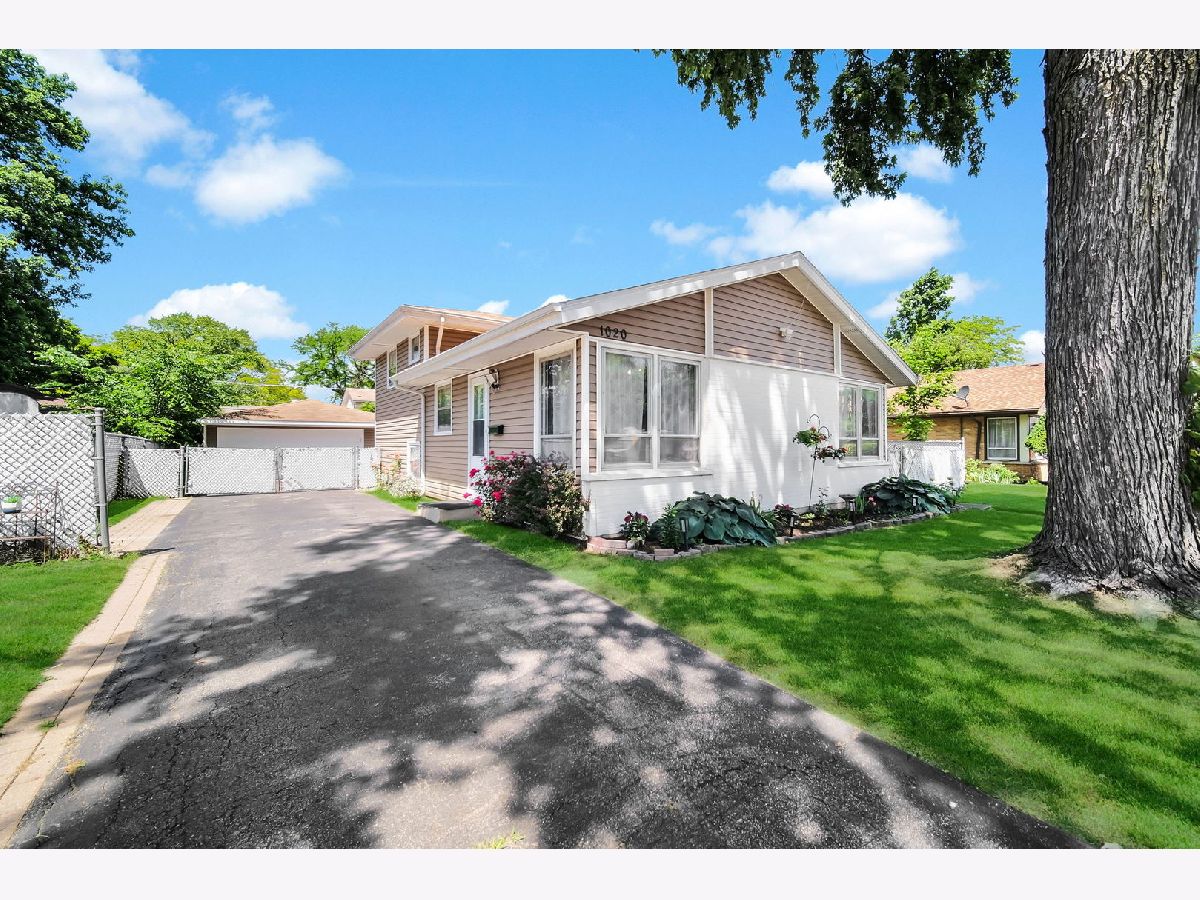  For Sale West Chicago Illinois, 1020 Hahn Place