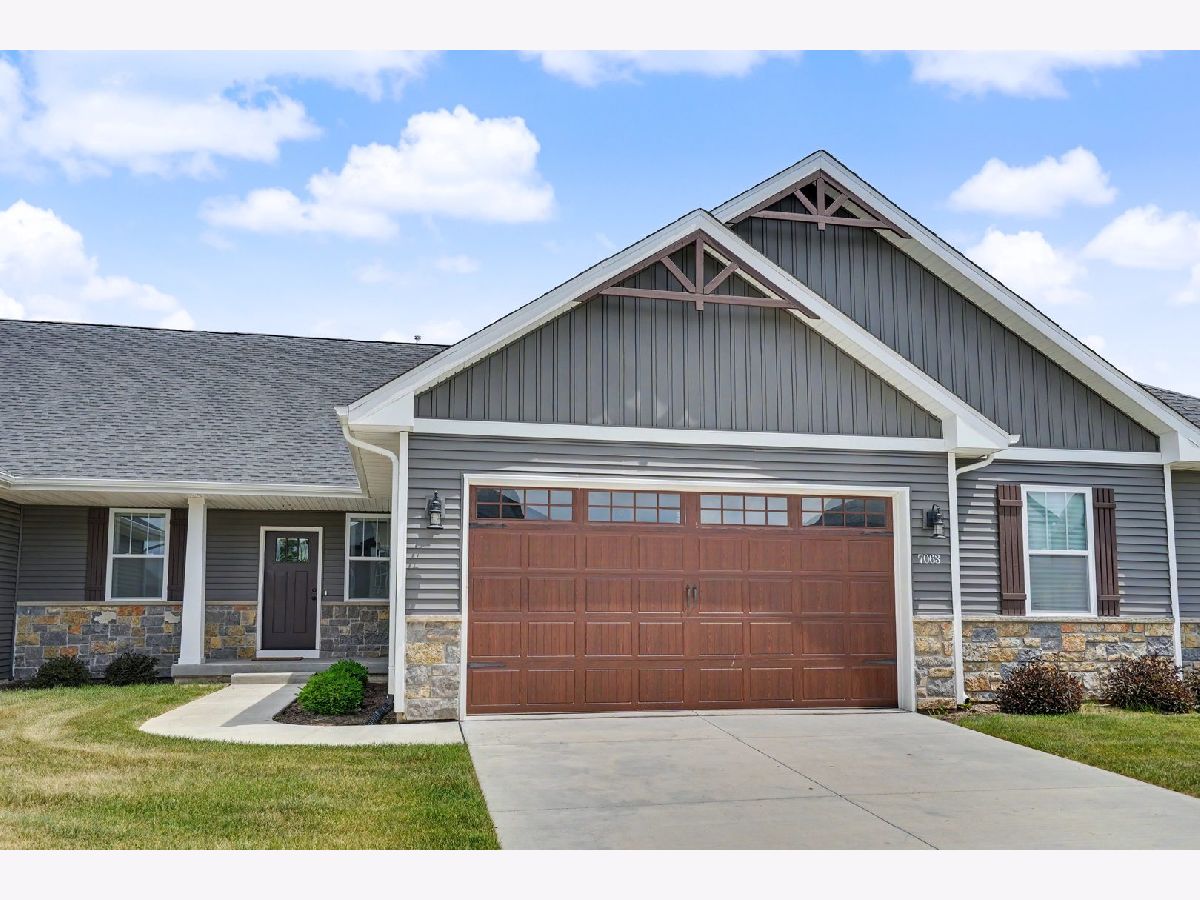 For Sale Bettendorf Iowa, 7063 Genesis Way