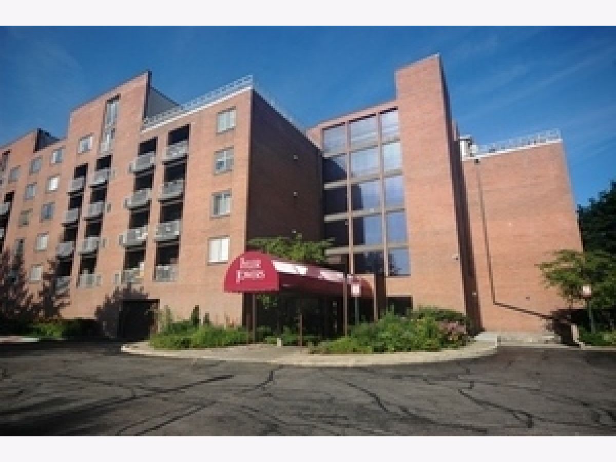 Condominiums For Sale Tyler Towers Elgin Illinois, 1450 Plymouth Lane