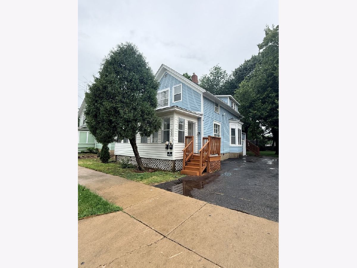  For Rent Aurora Illinois, 705 North