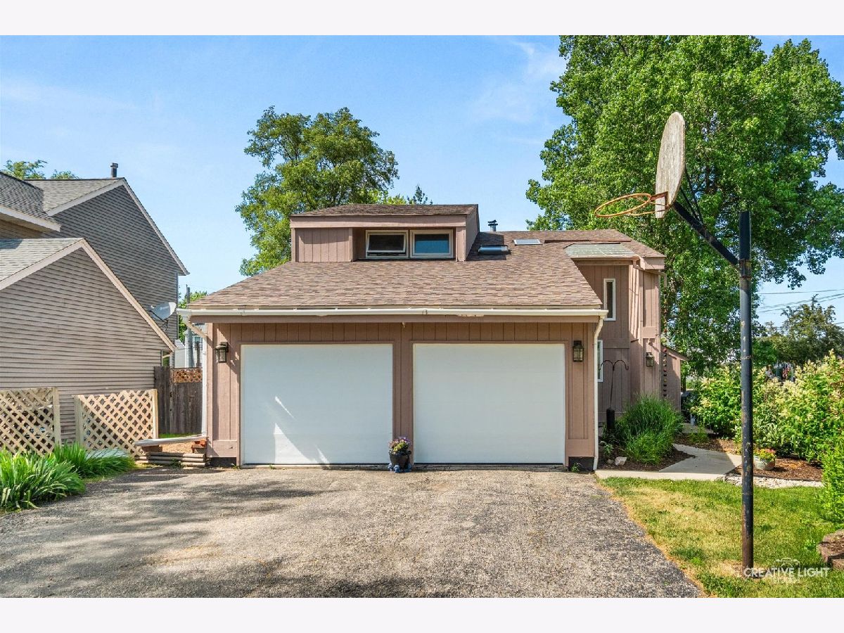  For Sale Crystal Lake Illinois, 1324 Snowberry Lane