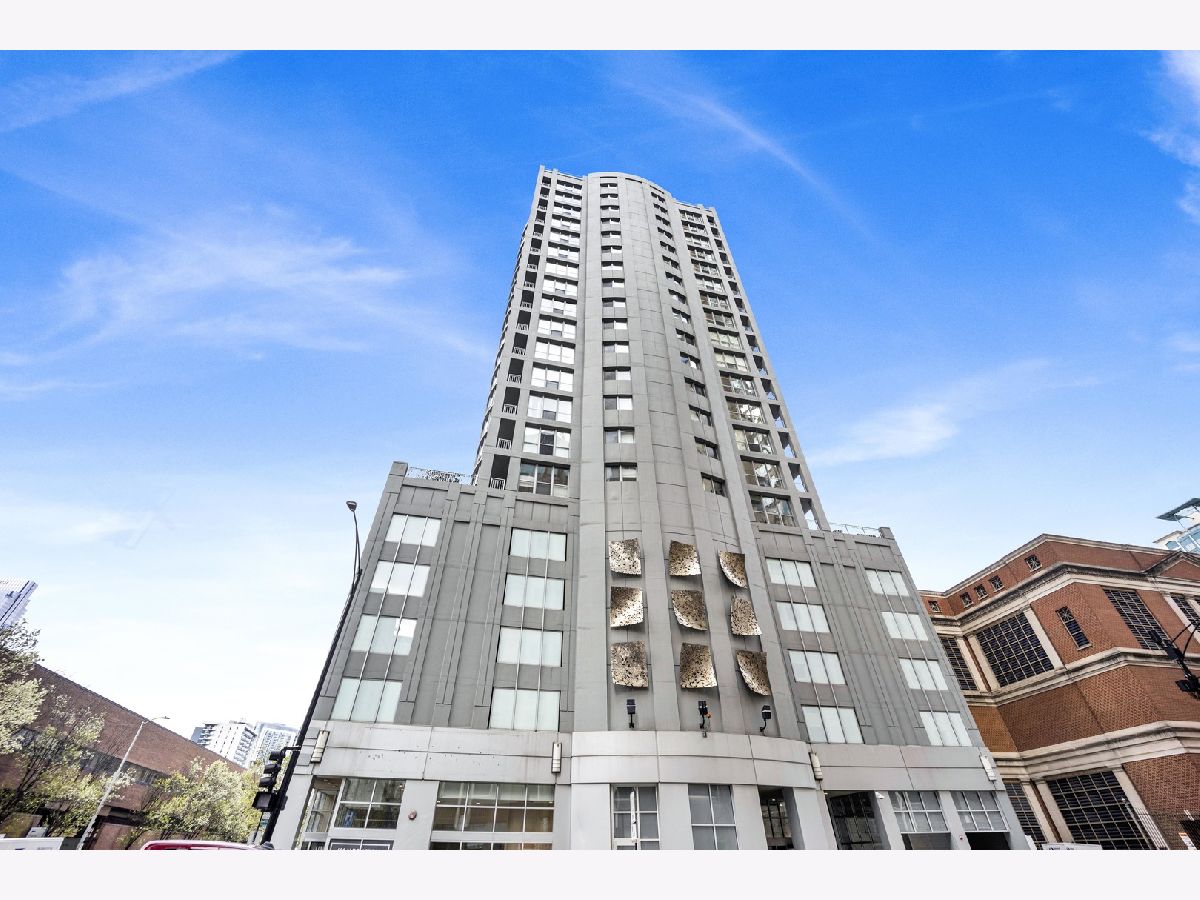  Rented Chicago Illinois, 600 Dearborn