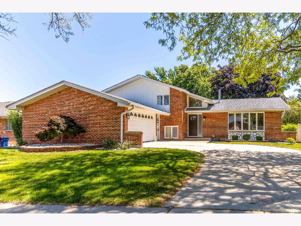  For Sale Orland Park Illinois, 14739 Maple Avenue