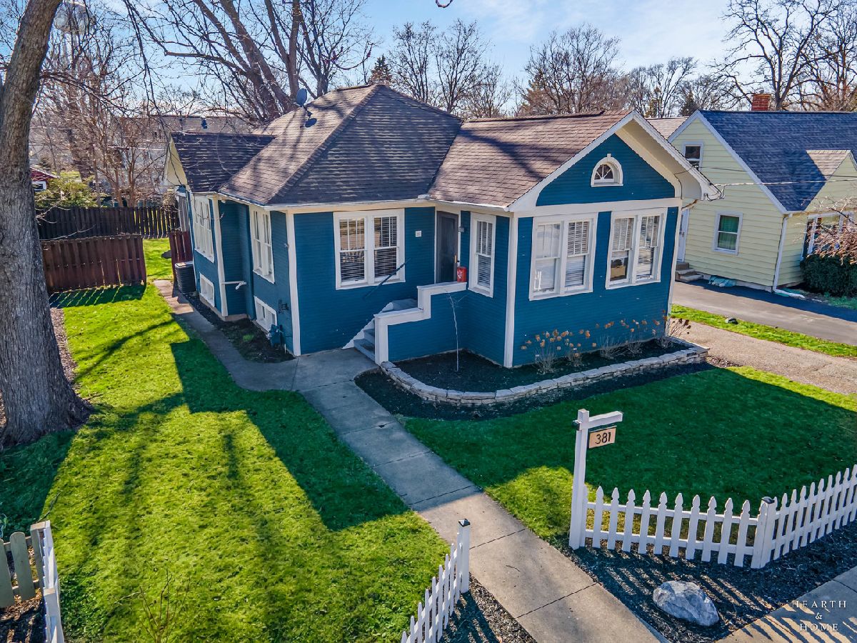  For Sale Crystal Lake Illinois, 381 Douglas Avenue
