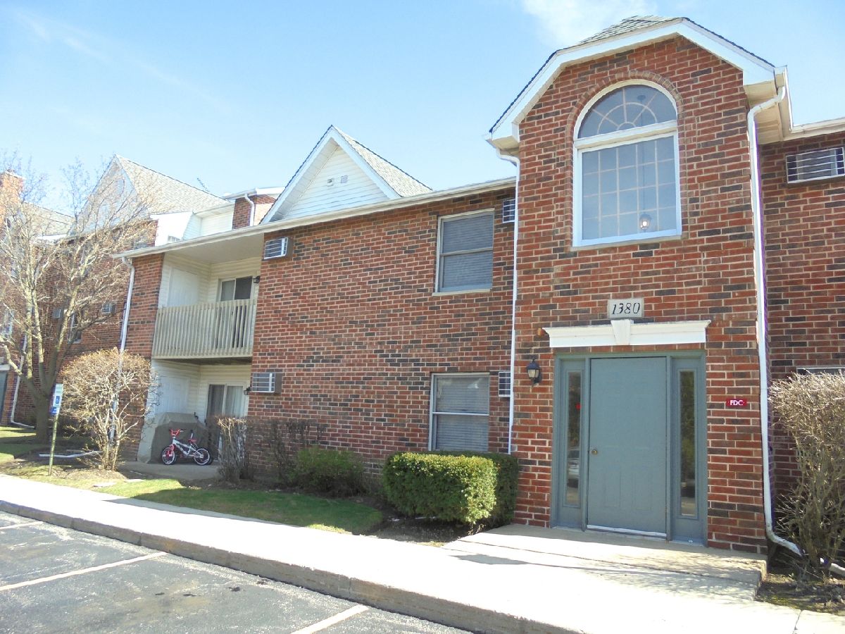  For Rent Lake In The Hills Illinois, 1380 Cunat