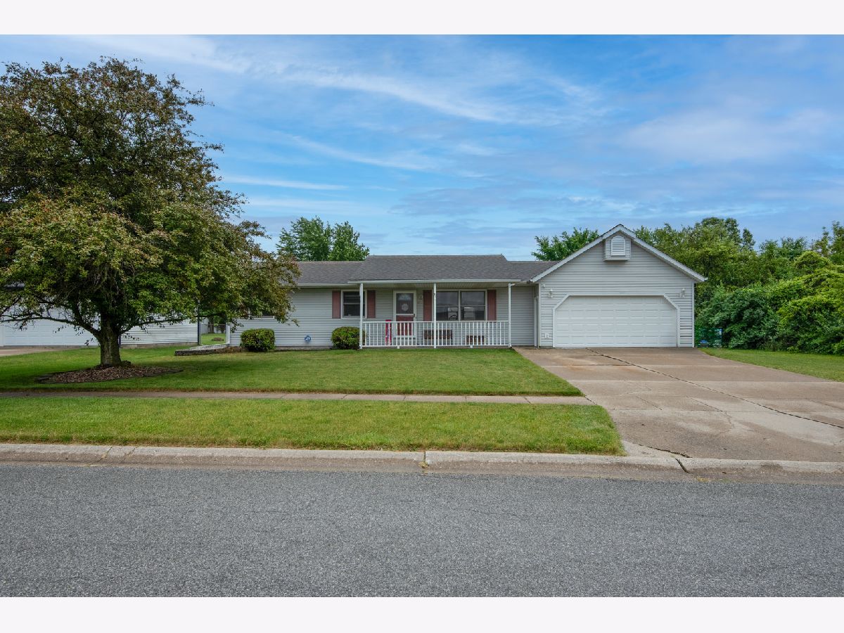  For Sale Lowell Indiana, 897 Apache Lane
