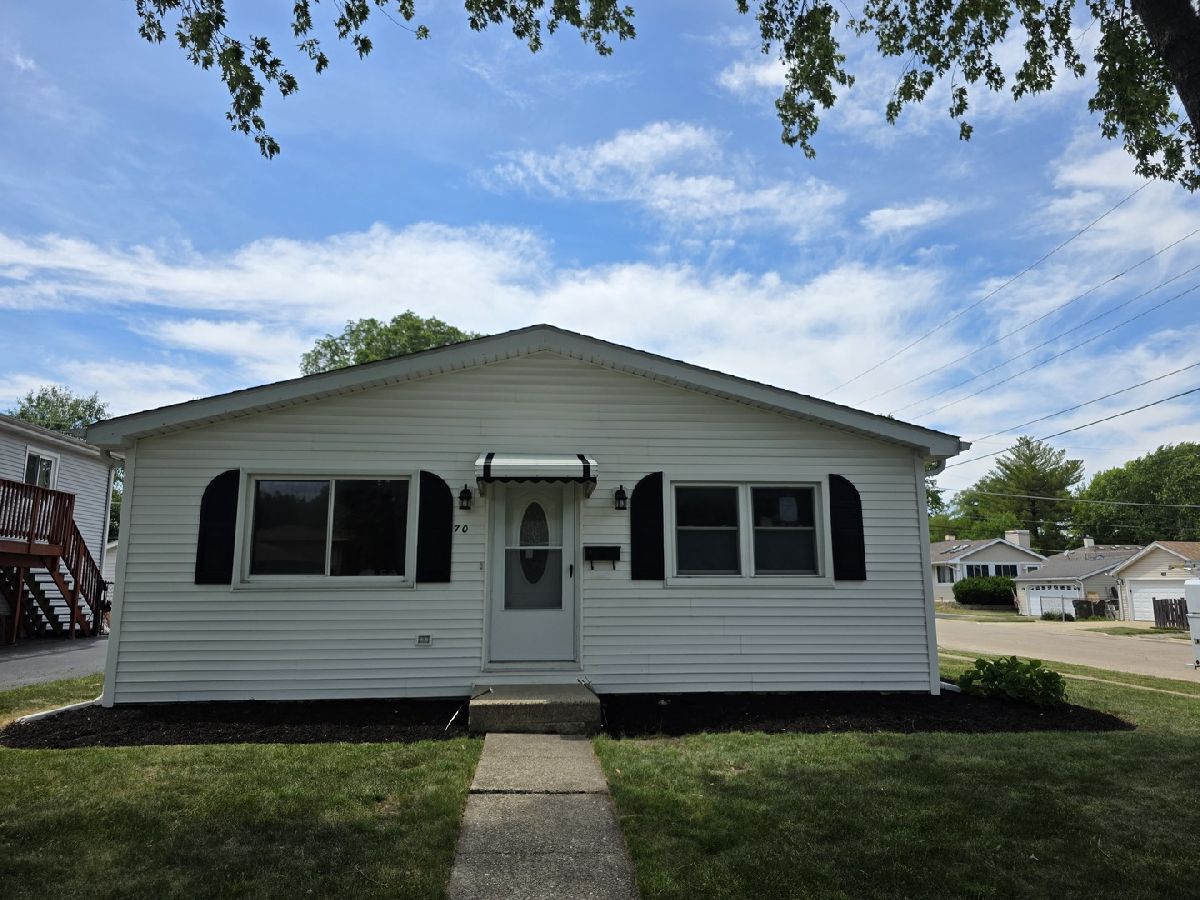  For Sale Mundelein Illinois, 70 Idlewild Avenue