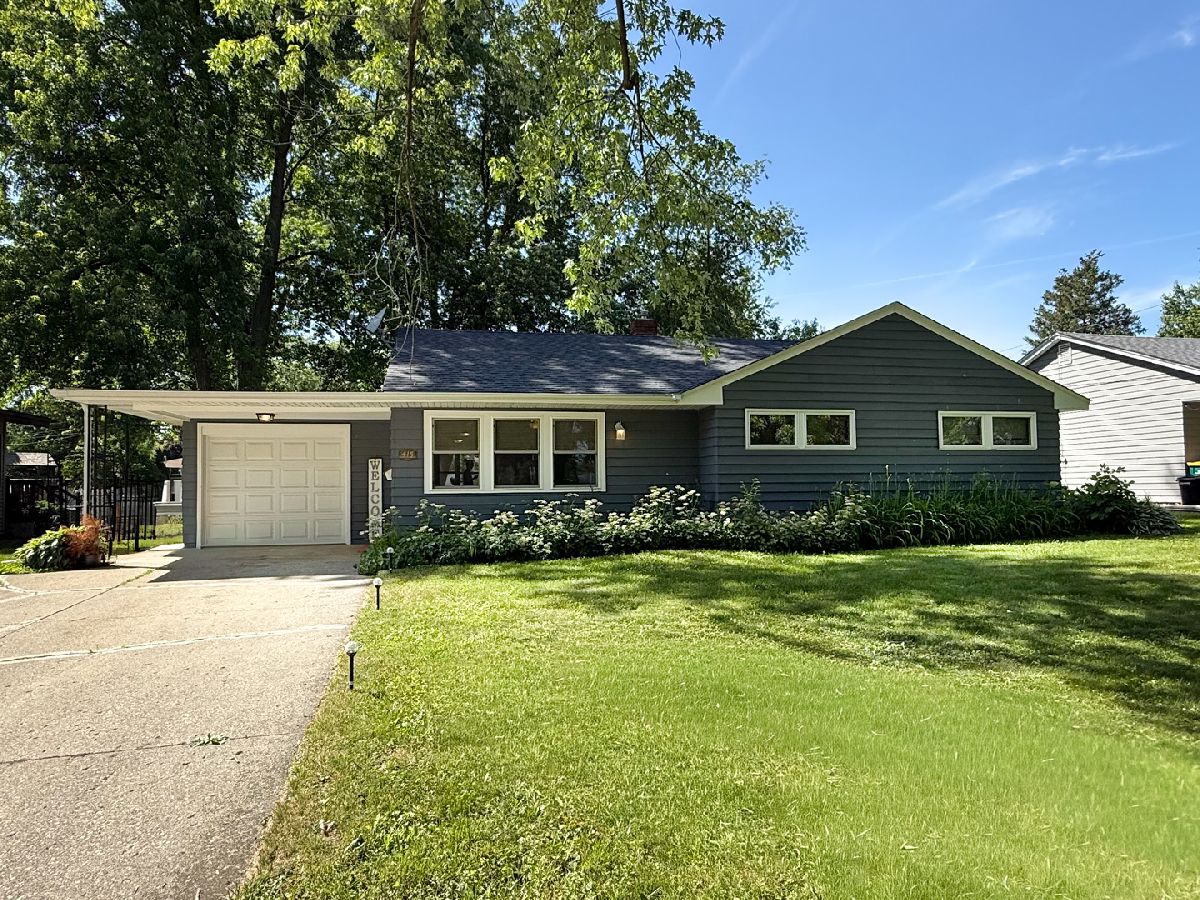  For Sale Sycamore Illinois, 415 Parkside Drive