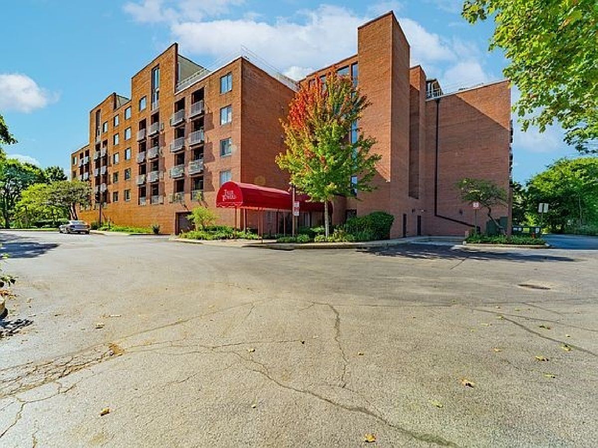  For Sale Elgin Illinois, 1450 Plymouth Lane