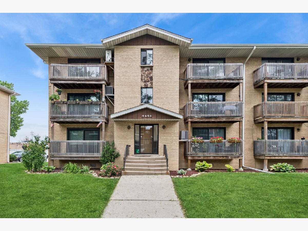  For Sale Chicago Ridge Illinois, 9654 Nottingham Avenue
