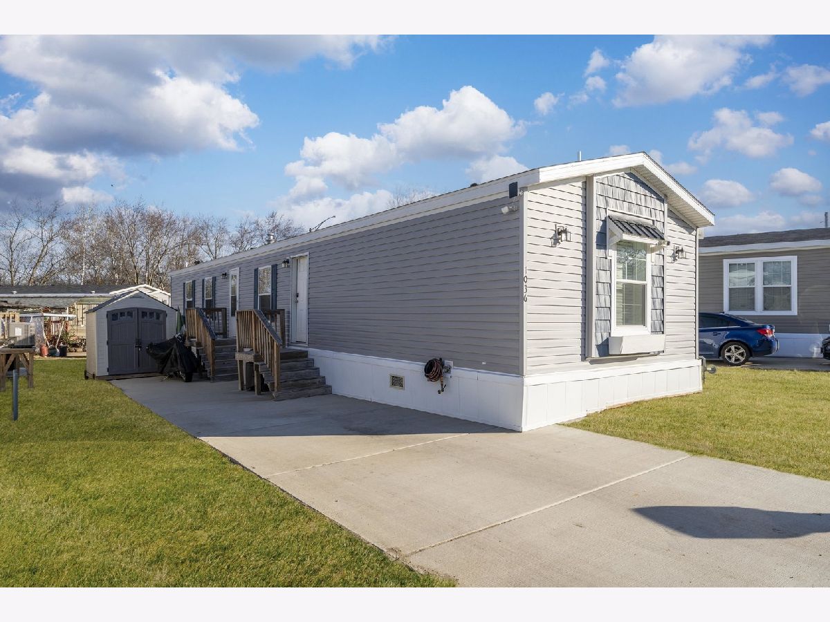  For Sale Round Lake Illinois, 1036 Lunga Drive