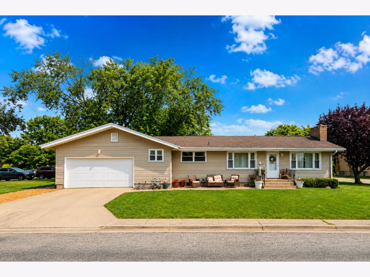  For Sale Bradley Illinois, 395 Michigan Avenue