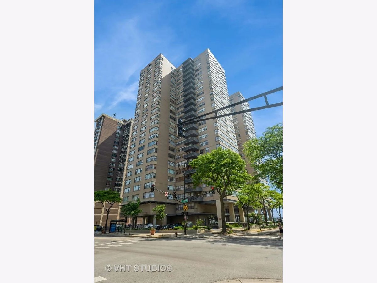 Condominiums For Rent Shoreline Towers Chicago Illinois, 6301 Sheridan