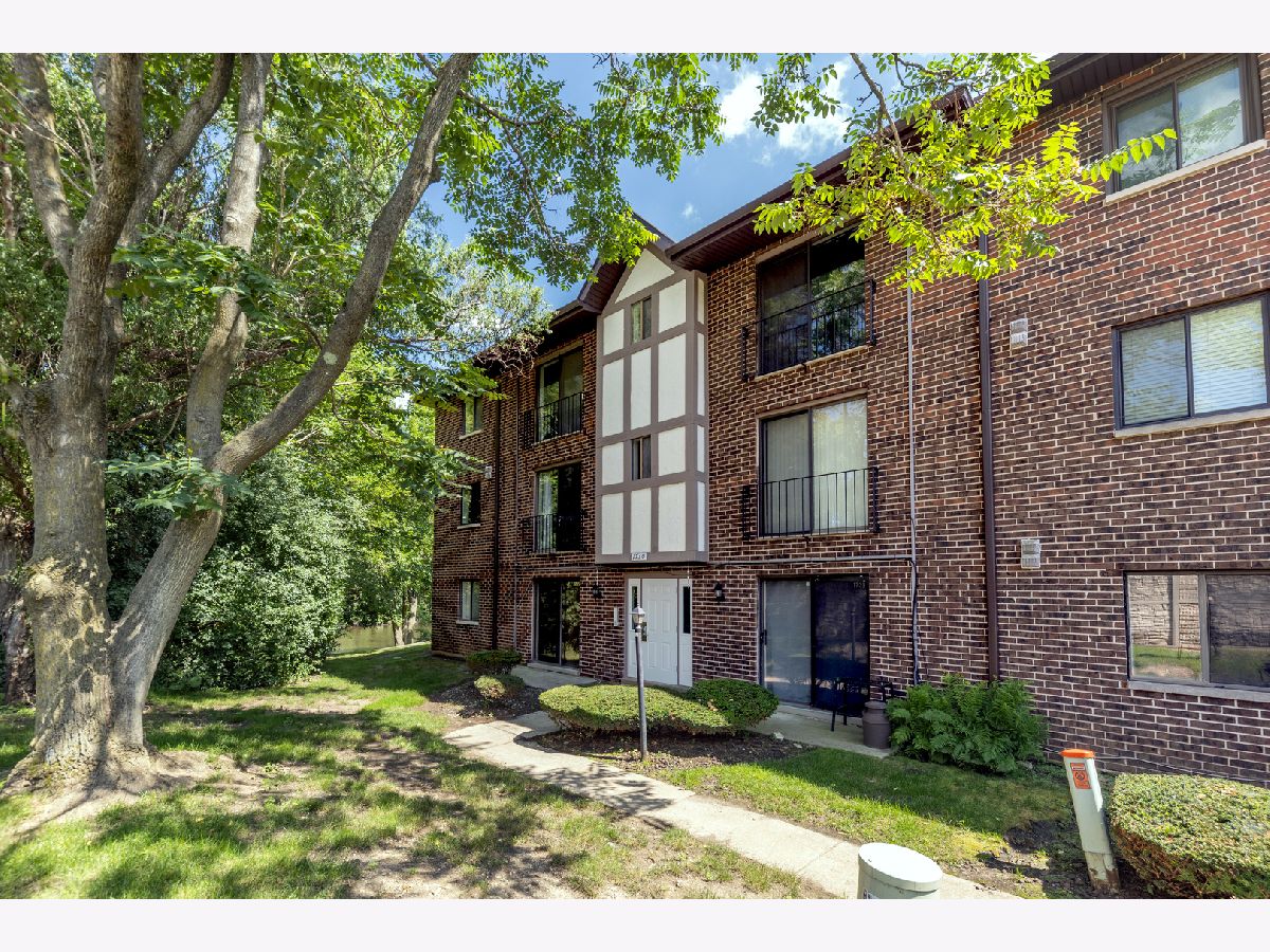 Condominiums For Sale Cambridge Cove Naperville Illinois, 1736 Washington Street
