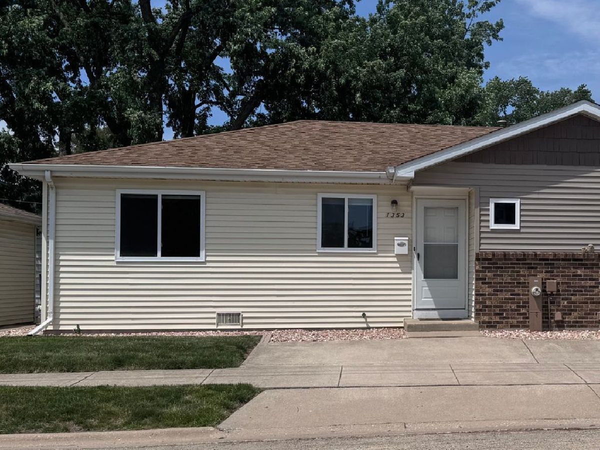  For Rent Rockdale Illinois, 1353 Lakeview