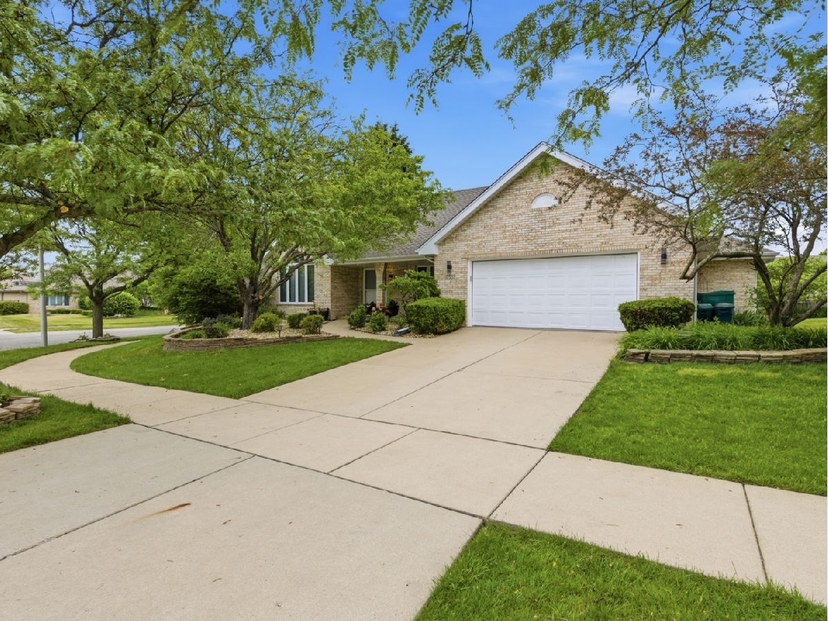  For Sale Orland Park Illinois, 17557 Ryan Lane