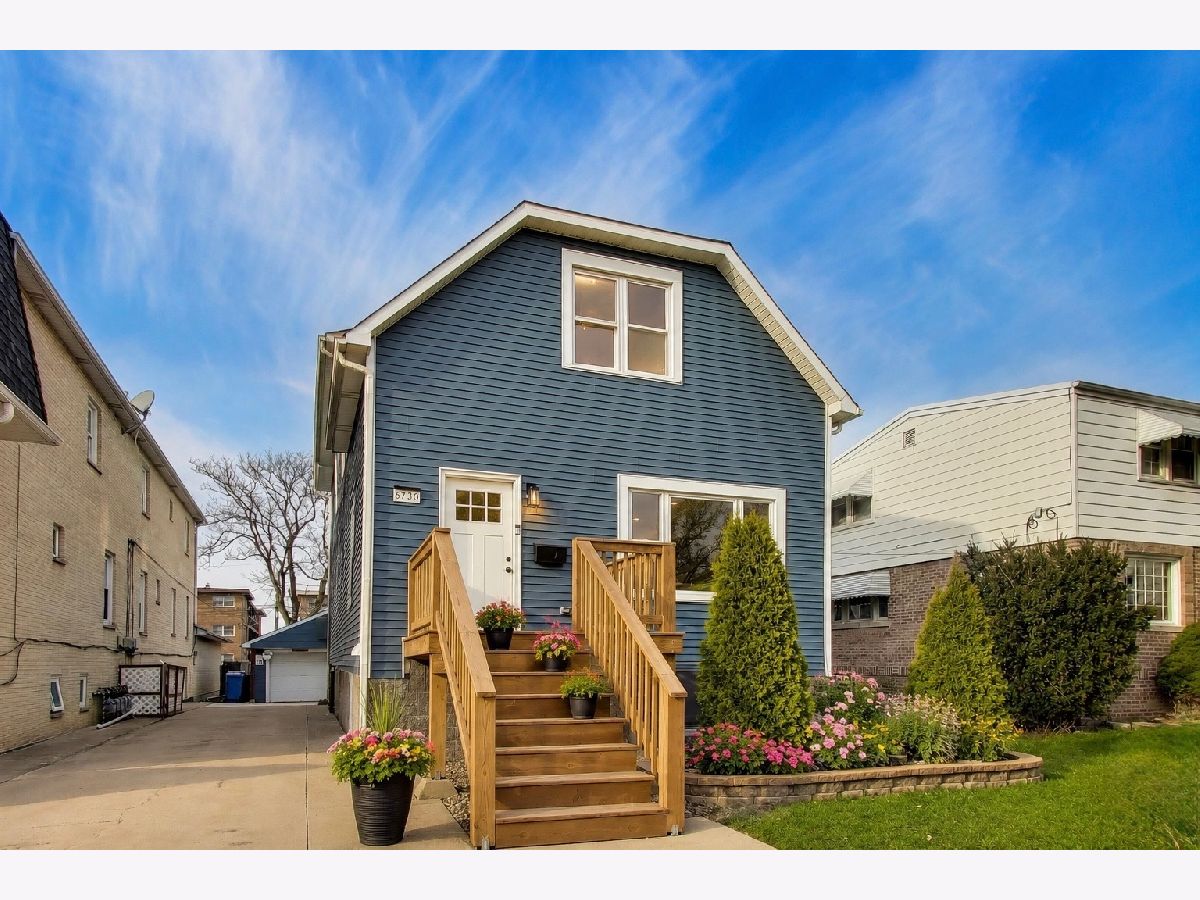  For Sale Chicago Illinois, 6730 Dakin Street