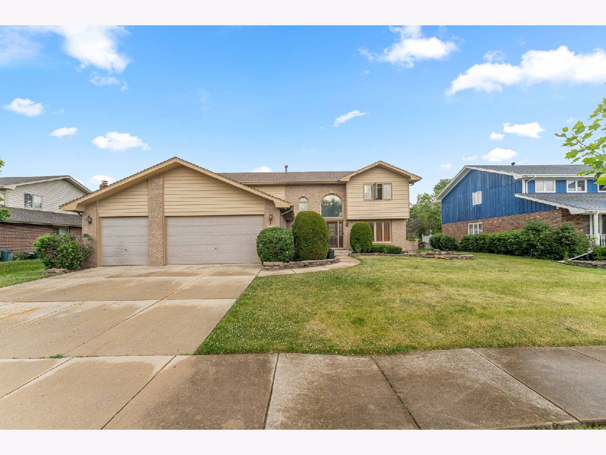 Homes & Townhomes & Condos For Sale Brookside Glen Tinley Park Illinois, 19644 Brookfield Circle
