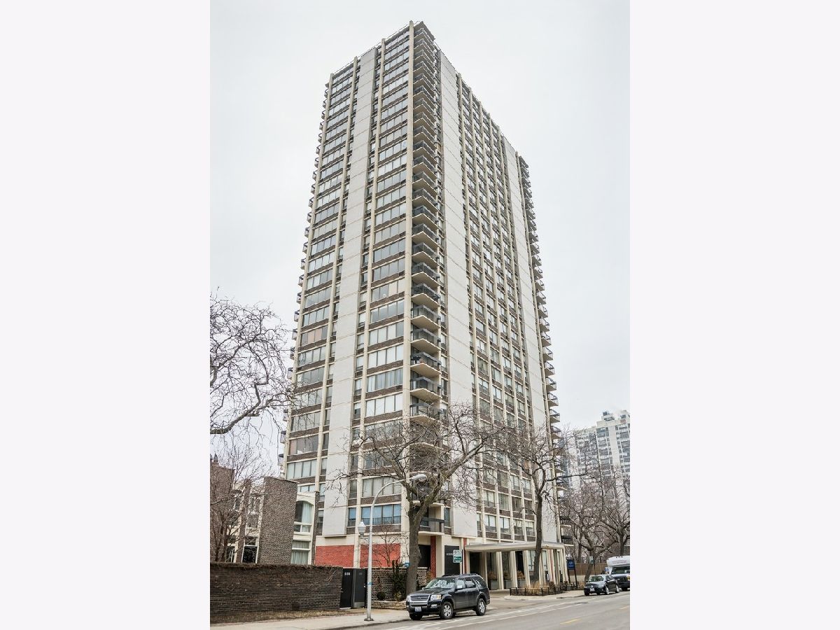  Rented Chicago Illinois, 1355 Sandburg
