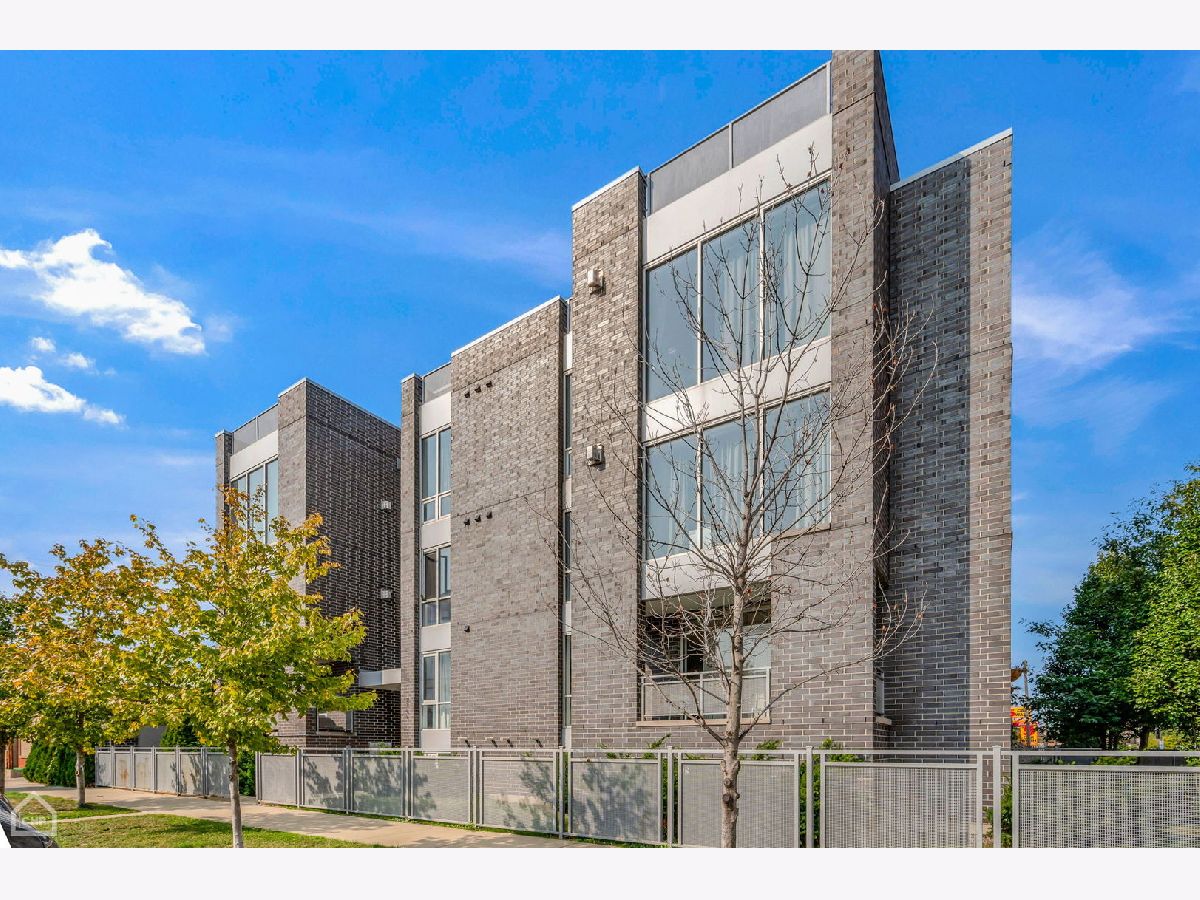  Rented Chicago Illinois, 2366 Seeley