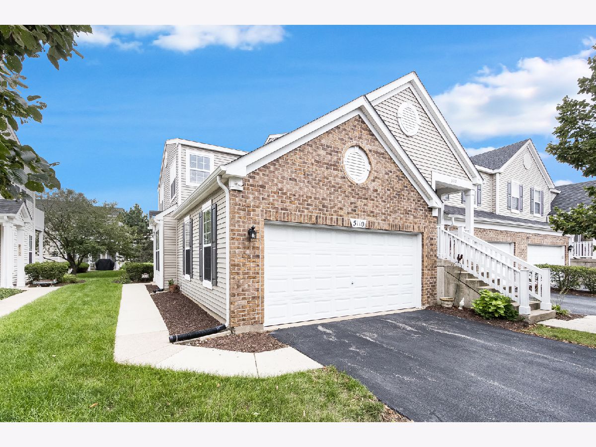 Townhomes & Condos & Homes For Sale Hampton Glen Plainfield Illinois, 5110 Edgewater Court