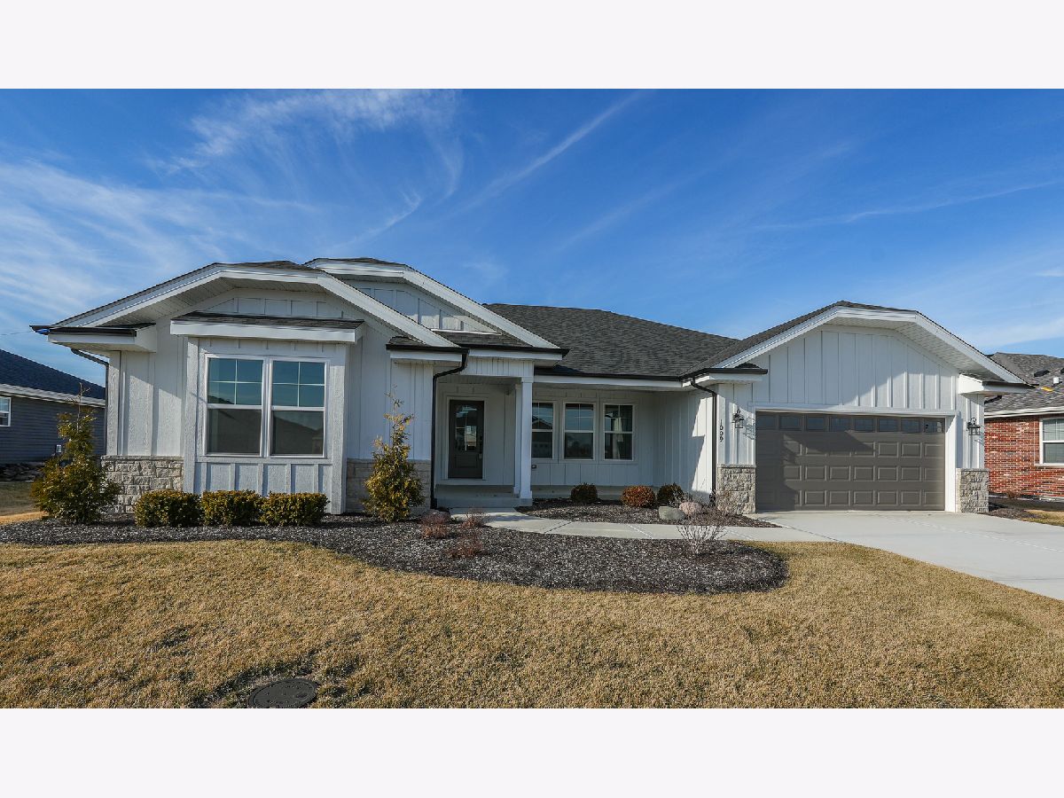  Sold Manteno Illinois, 1009 Spring