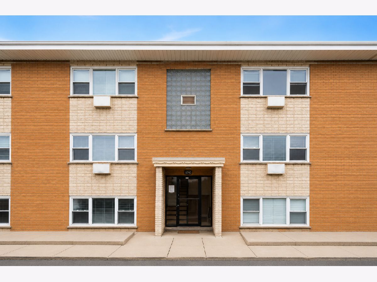  For Rent Harwood Heights Illinois, 4747 Ronald