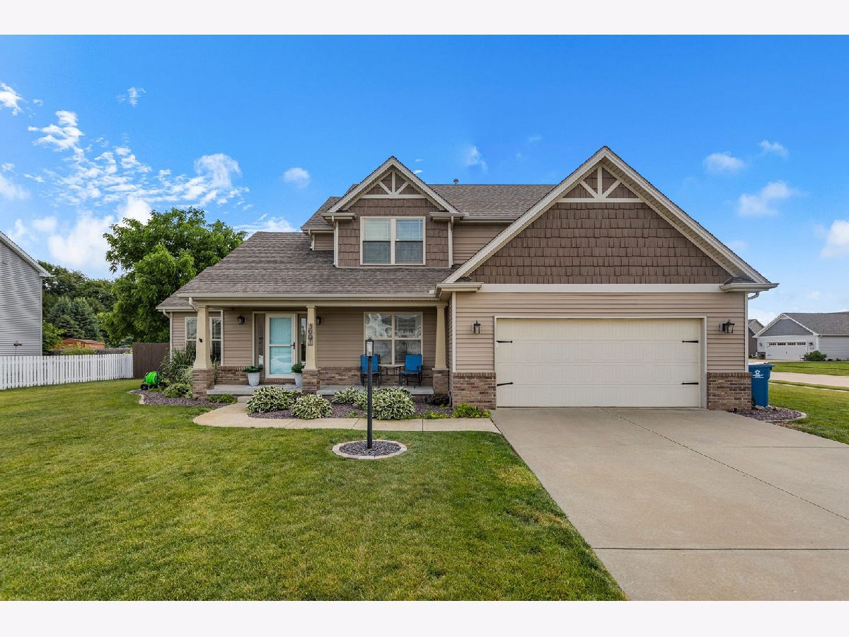  For Sale Monticello Illinois, 3001 Applewood Drive