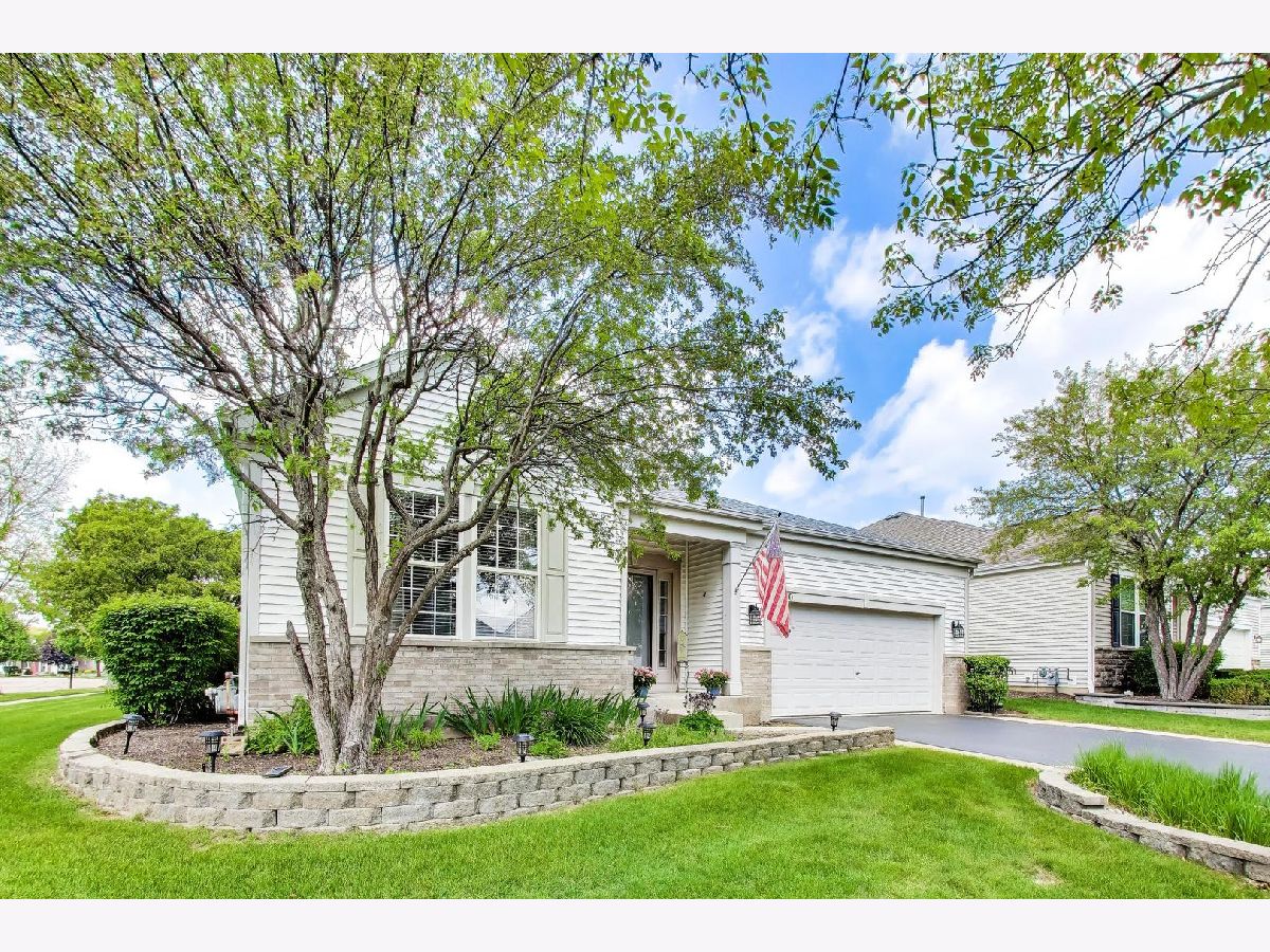 For Sale West Dundee Illinois, 2660 Chesire Court