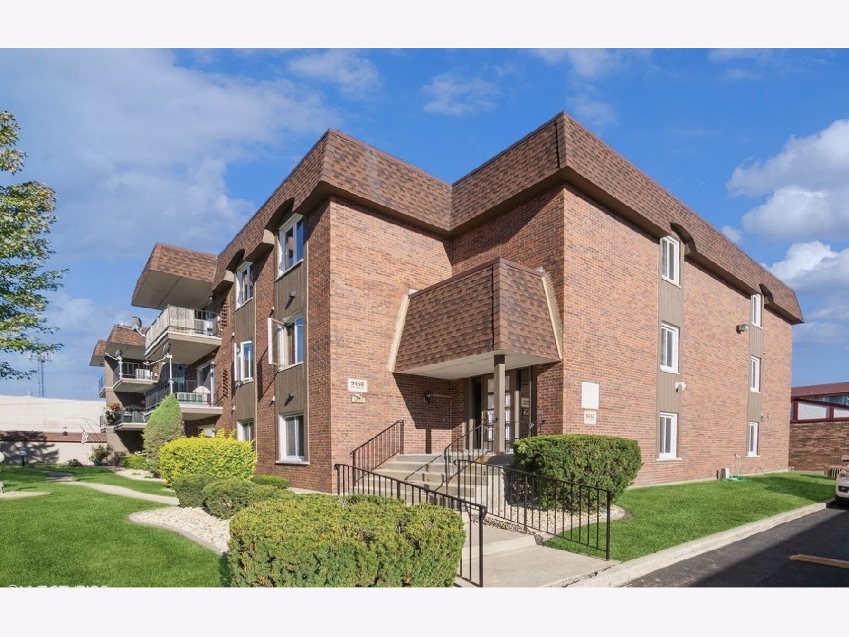  Rented Hickory Hills Illinois, 9450 Greenbriar