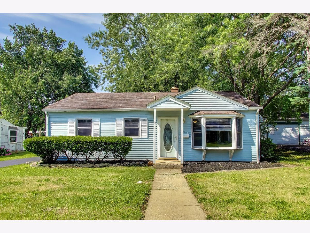  For Sale Woodstock Illinois, 1415 Walnut Drive