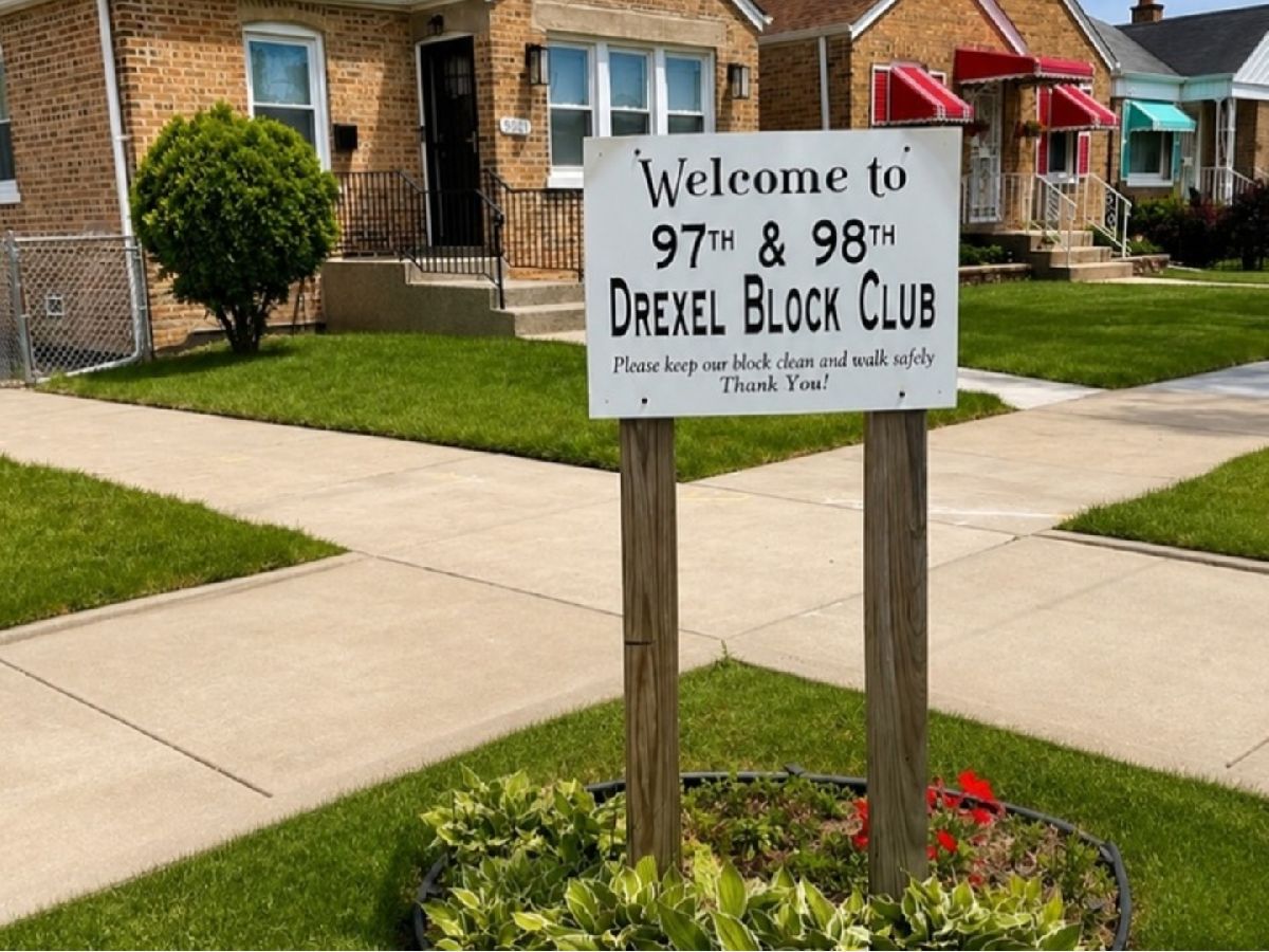 For Sale Chicago Illinois, 9801 Drexel Avenue