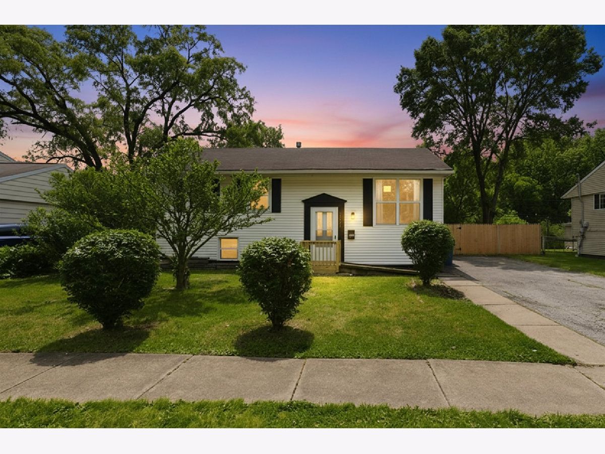  For Sale Sauk Village Illinois, 22499 Yates Avenue