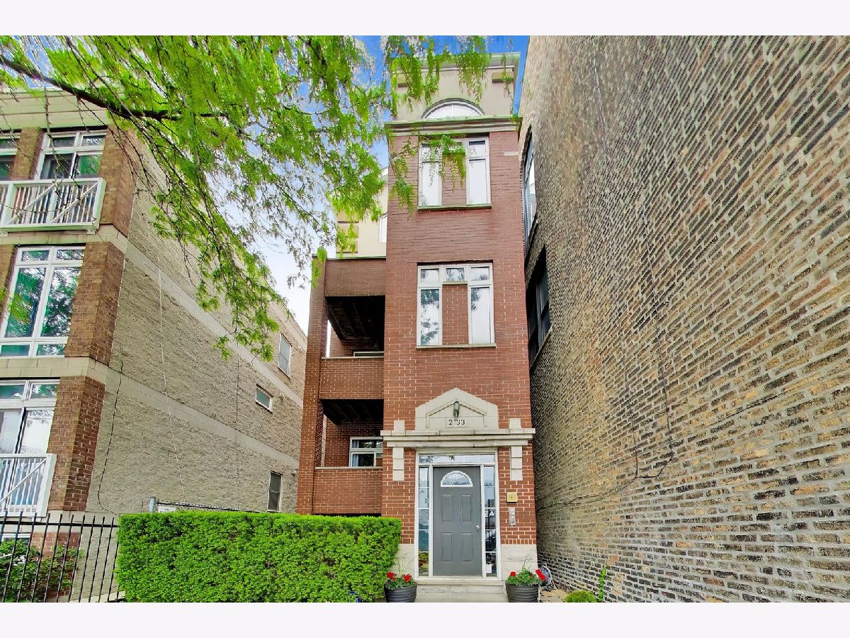  For Sale Chicago Illinois, 2133 Southport Avenue