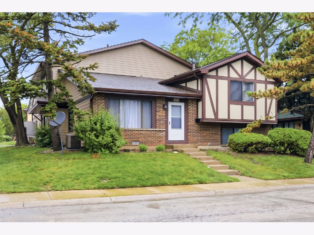  For Sale Hanover Park Illinois, 1446 Sutter Drive