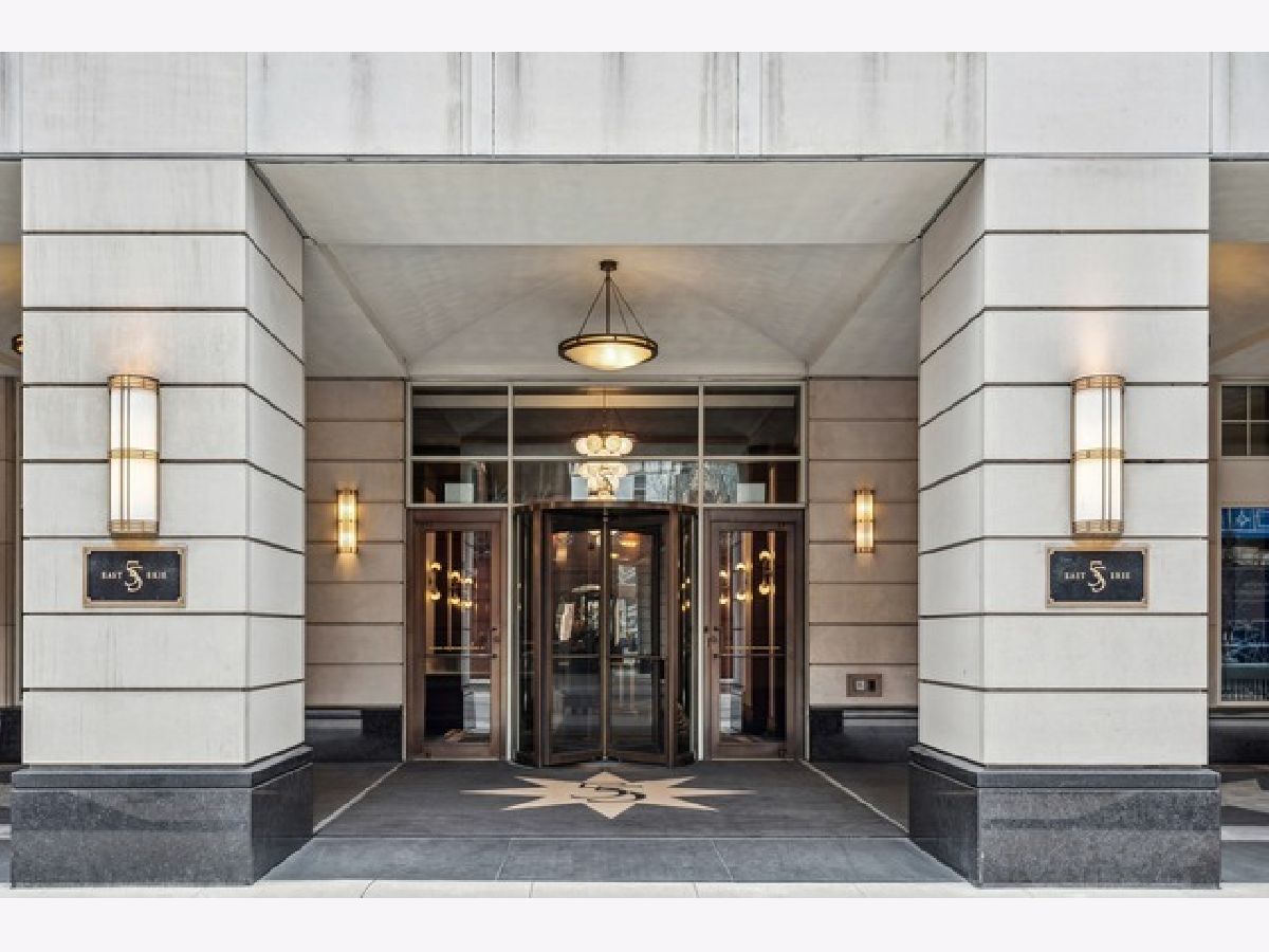  For Sale Chicago Illinois, 55 Erie Street