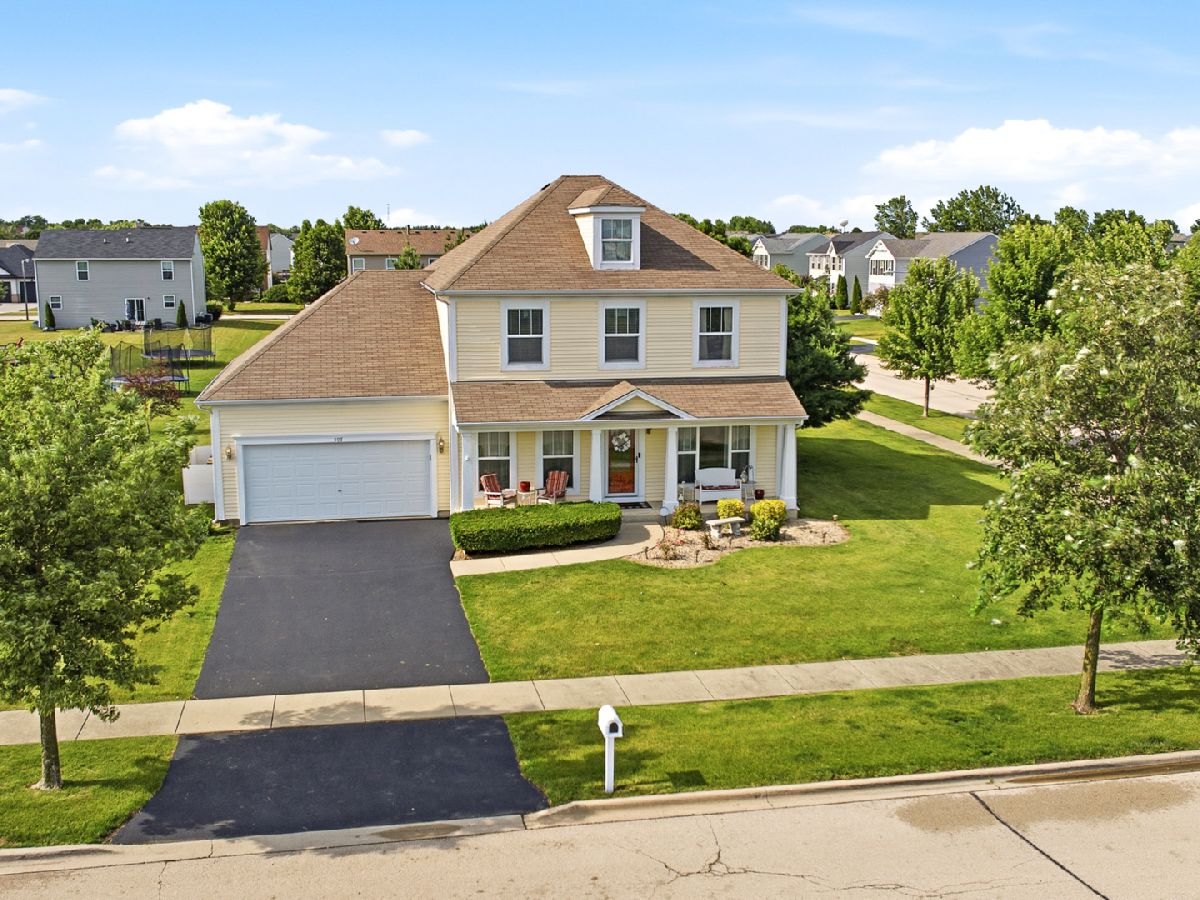 Homes For Sale Caledonia Yorkville Illinois, 305 Shadow Wood Drive