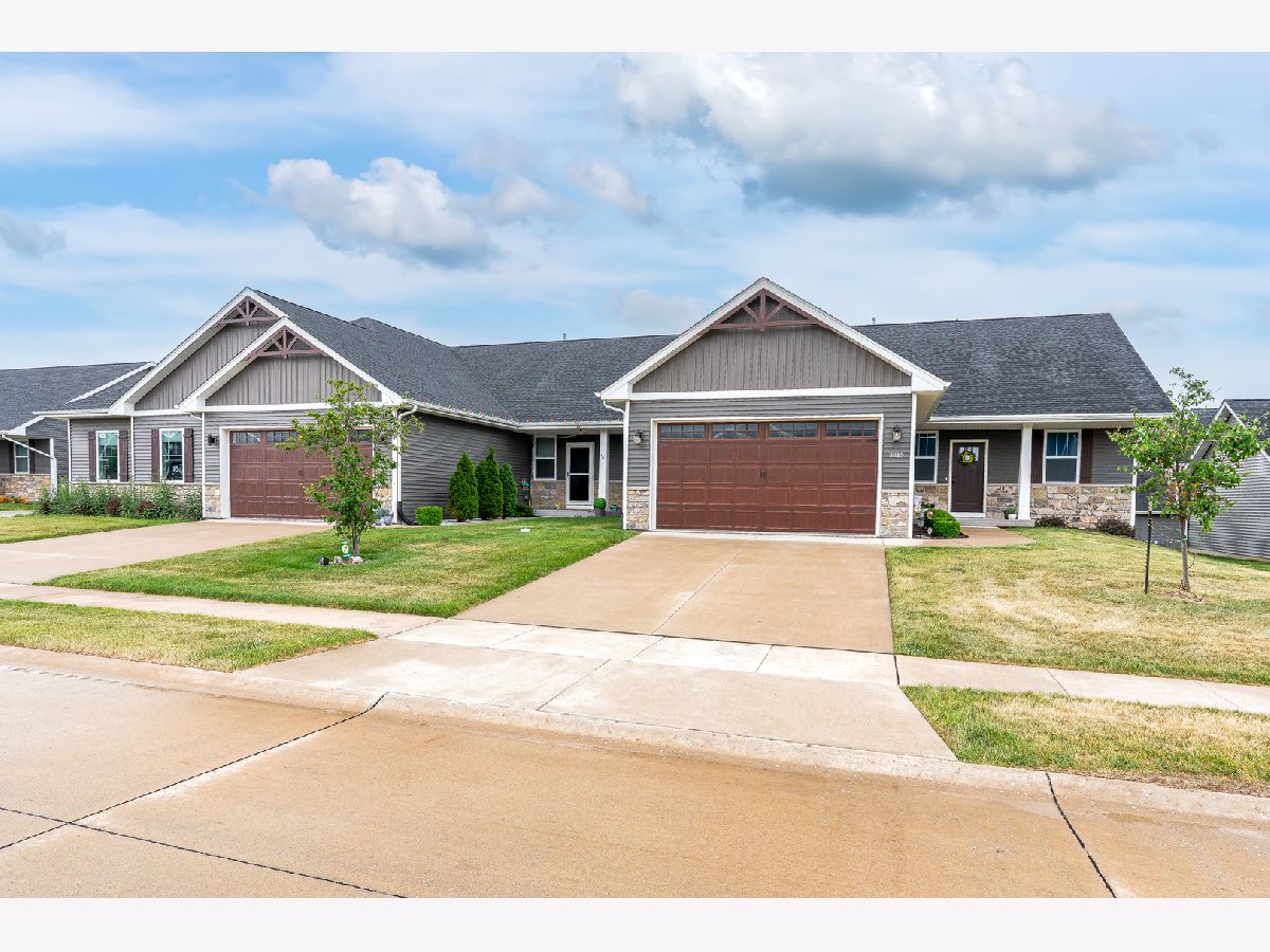  For Sale Bettendorf Iowa, 3015 Mary Leigh Drive