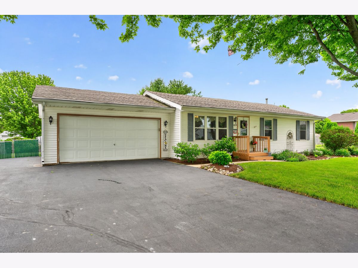  For Sale Capron Illinois, 225 Cloud Mist Drive