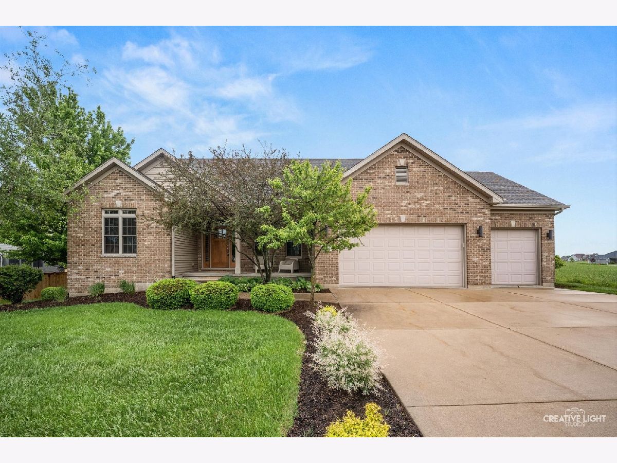  For Sale Sycamore Illinois, 724 Emanuel Lane