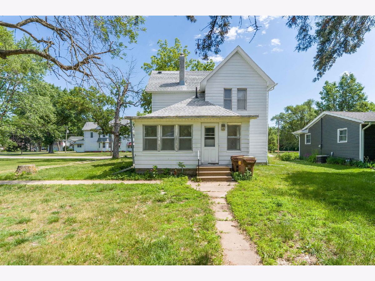  For Sale Erie Illinois, 1010 6th Avenue