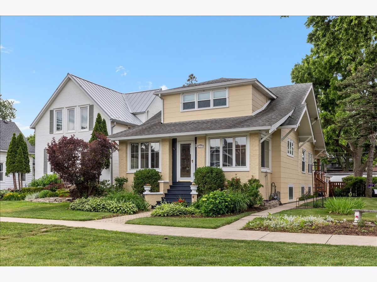  For Sale Des Plaines Illinois, 1523 Oakwood Avenue