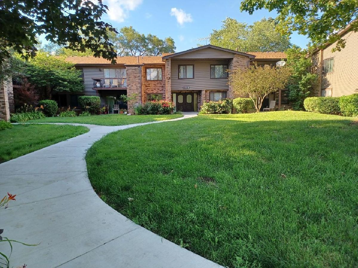 Condominiums For Rent Randville Palatine Illinois, 1132 Randville