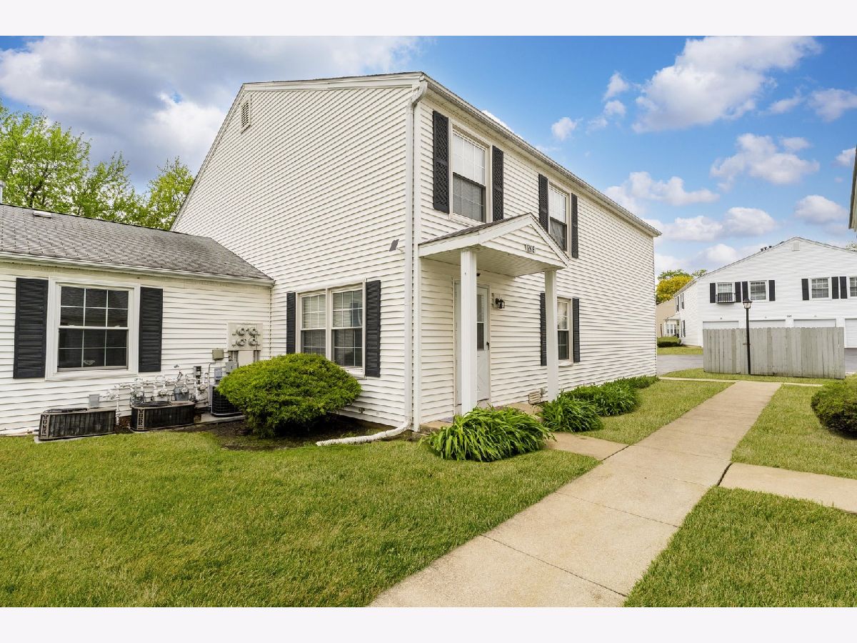  For Sale Glendale Heights Illinois, 1261 Prairie Avenue
