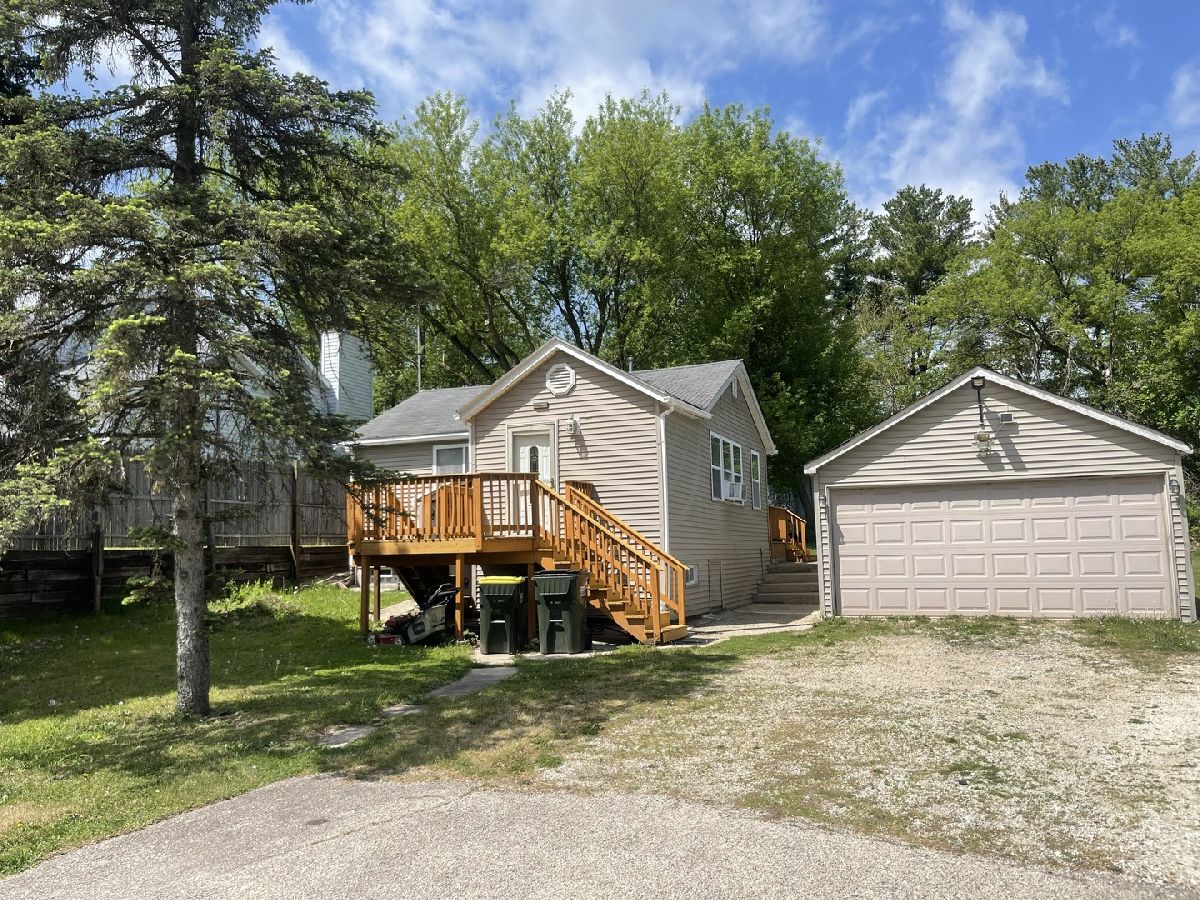  For Sale Lakemoor Illinois, 31750 Darrell Road